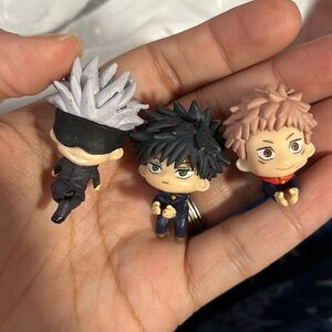 Jujutsu Kaisen charger holders.